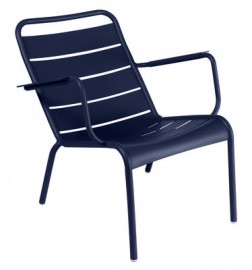 Fauteuil bas LUXEMBOURG - bleu abysse Fermob