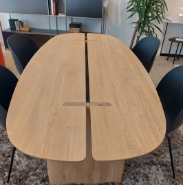 TABLE DE REPAS INTERVALLE Ligne Roset