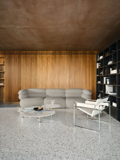 Biboni Sofa – Confort sculptural, allure intemporelle.